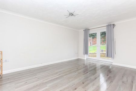 3 bedroom detached house to rent - Photo 2