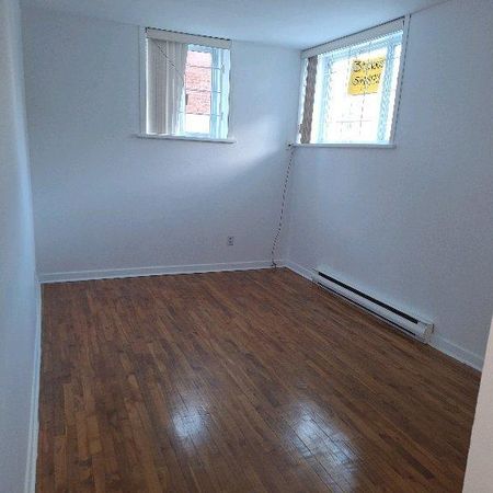 grand 3,5 +1 piece 8x9,RÉNOVÉ 3PLEX VIEUX-LONGUEUIL - Photo 4