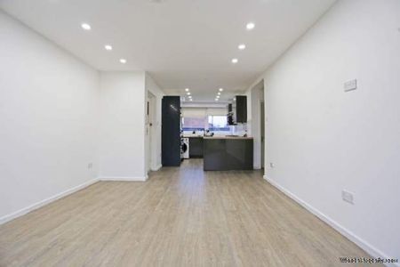 2 bedroom property to rent in Ilford - Photo 4