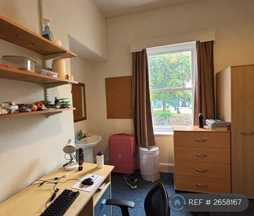 5 bedroom flat to rent - Photo 4