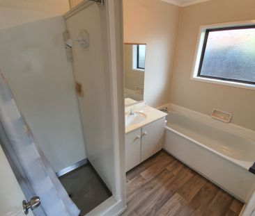 Prime Location - Photo 3