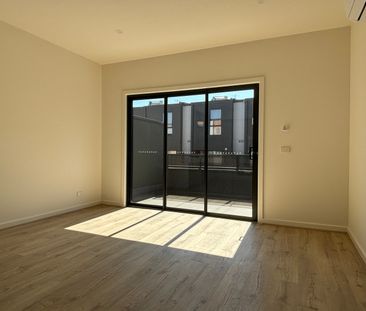 Perfect Townhouse To Call Your Home **APPLY FOR THIS PROPERTY NOW** - Photo 4