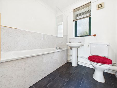 Burgess Place, Martlesham Heath, Ipswich, IP5 3QZ - Photo 4