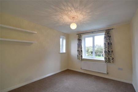 4 bedroom detached house to rent - Photo 4