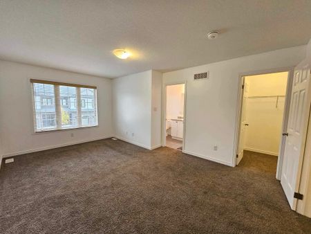 For Lease - 209 Woodmeadow Court, Kitchener, Ontario - Photo 5