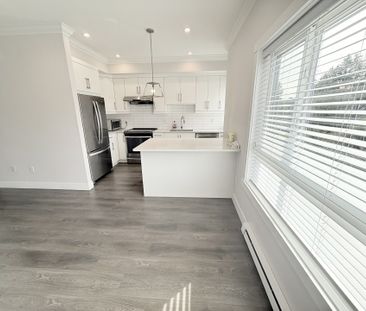Immaculate Three Bedroom Townhome with Two Car Garage in Surrey Cen... - Photo 3