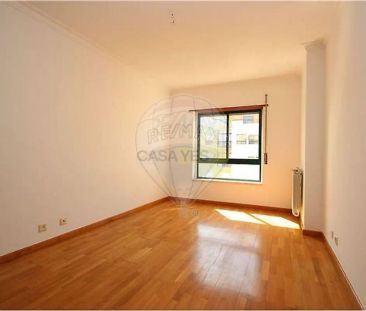 Apartment T3 in Queluz e Belas, Sintra - Photo 4