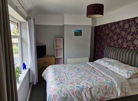 2 bedroom semi-detached house to rent - Photo 5