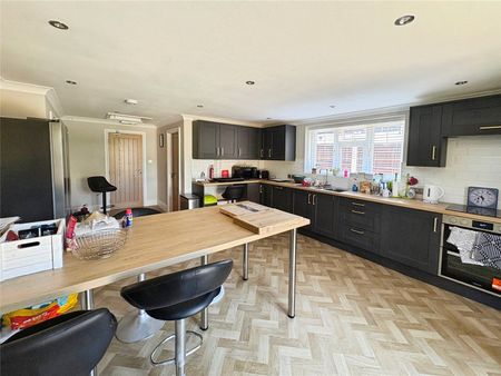 Maybury Road, Woking, Surrey, GU21 5JR - Photo 5