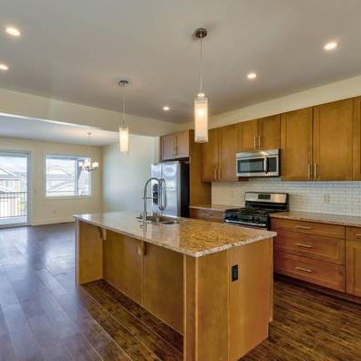 Executive 4 bed/4 bath in Upper Mission - Photo 4