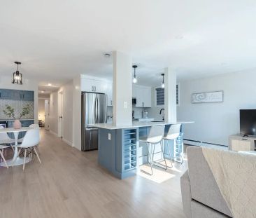 Centrally Located 2 Bedroom Duplex — 2 Bedrooms Fourplex - Photo 1