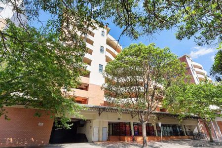 Spacious 2-Bedroom Apartment in the Heart of Rockdale - Photo 5