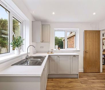3 bedroom detached bungalow to rent - Photo 5