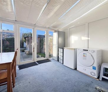 3 bedroom end of terrace house to rent - Photo 2