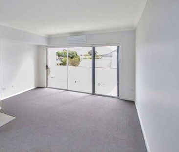 As New 1 Bedroom Apartment - Photo 1