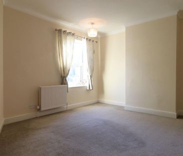2 bedroom end of terrace house to rent - Photo 6