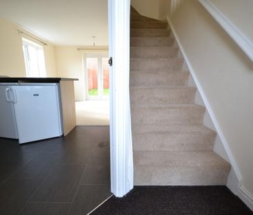 3 bedroom semi-detached house to rent - Photo 2