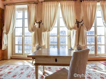 Logement à Paris, Location meublée - Photo 2