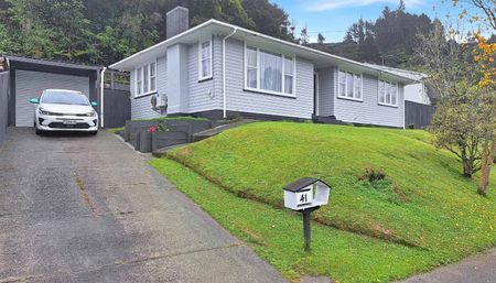 Beautifully renovated 3-bedroom family home. - Photo 4