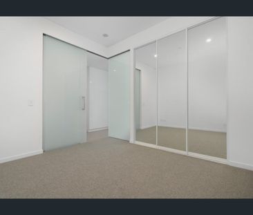 NEAR NEW , RIVERSIDE - 5 STAR LUXURY LIVING !!! - Photo 5