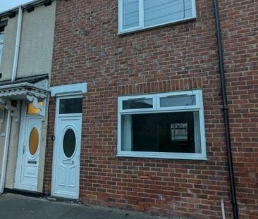 2 bedroom end of terrace house to rent - Photo 2