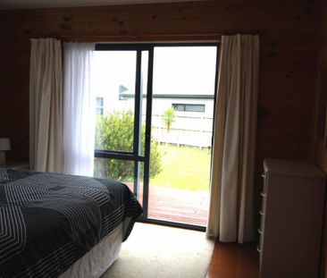 Beach house on Puka - Photo 2