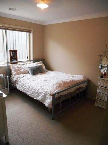 2 LYSTERFIELD LANE, Wodonga VIC 3690 - House For Rent | Domain - Photo 3