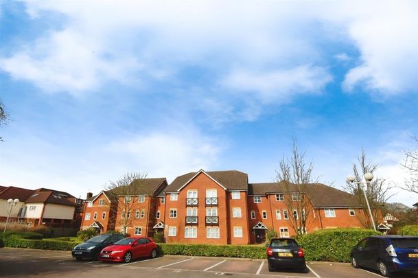 West Watford - Photo 1