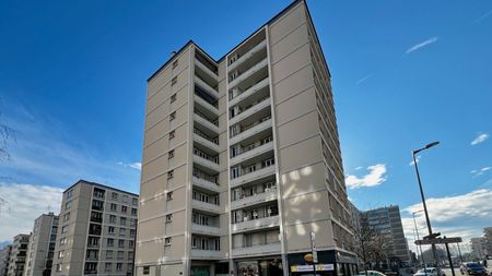 Appartement - 4 pièces - 68,09 m² - Grenoble - Photo 2