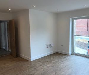 2 Bedrooms Flat to rent in Saxon Sqaure, Luton LU2 | £ 254 - Photo 1