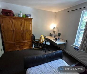 1 bedroom in a house share to rent - Photo 4