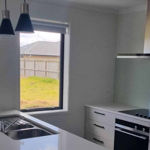 High Spec 4 bedroom - Photo 2