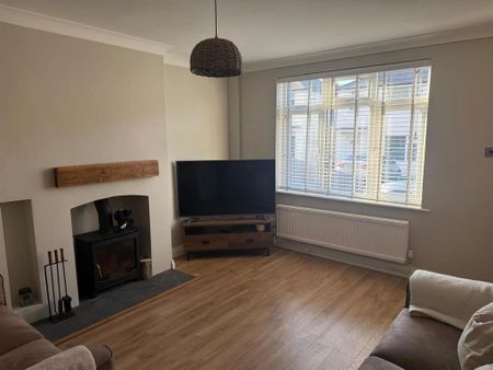 3 bedroom terraced house to rent - Photo 4