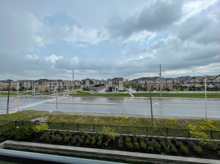 For Lease - 1440 Clarriage Court Unit# 311, Milton, Ontario - Photo 4