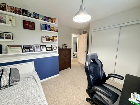 Southwest Barrie: 3 Bed, 2.5 Bath Detached Home, Churchland Dr. - Photo 5