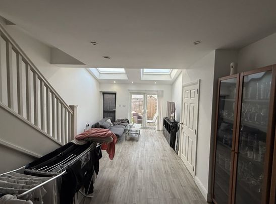 3 Bed Semi-Detached House, Norbury Avenue, CR7 - Photo 1