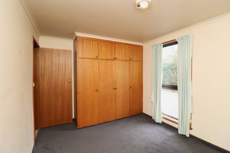 Situated on a Quiet Internal Block - Photo 2