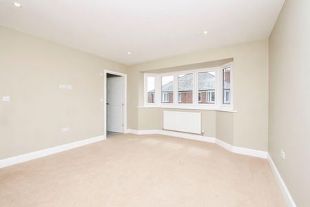 4 bedroom House To Let Total Size: 2183 SQ FT - Photo 2