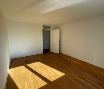 2.5 Zimmer, 74 m², 4. Stock - Photo 3