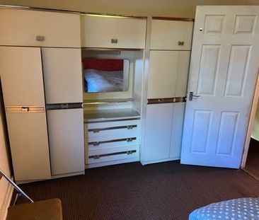 Room in a Shared House, Leslie St, M14 - Photo 4