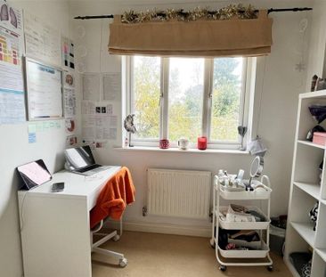 5 bedroom detached house to rent - Photo 1