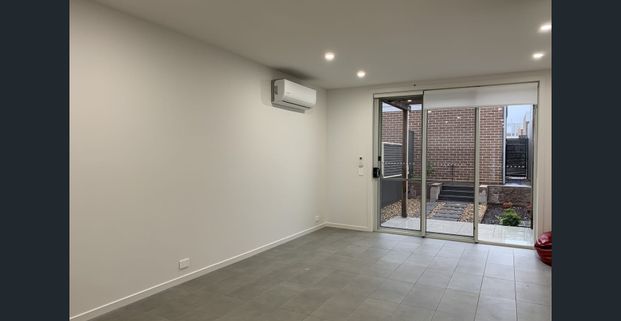 2 BEDROOM TOWNHOME | WILLOWDALE ESTATE - Photo 1