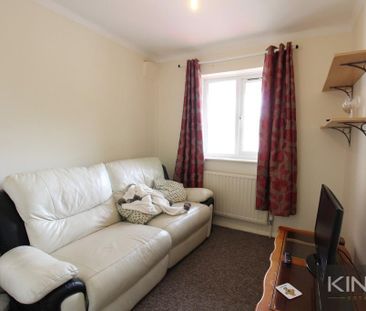 4 bedroom semi-detached house to rent - Photo 1