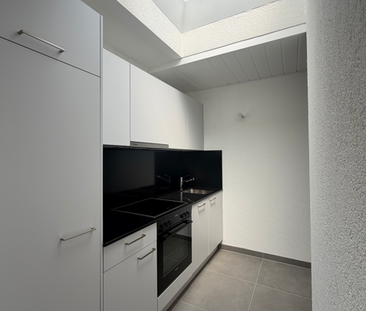 Appartement de 2.5 pièces fraîchement rénové - Photo 2