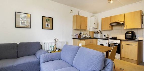 Modern Apartment - Photo 2