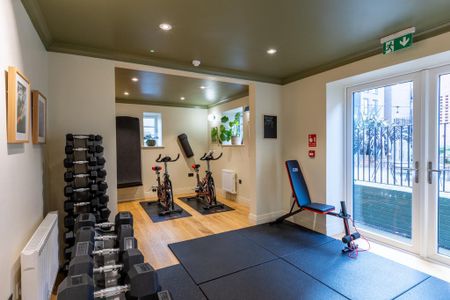 2 bedroom flat to rent - Photo 2