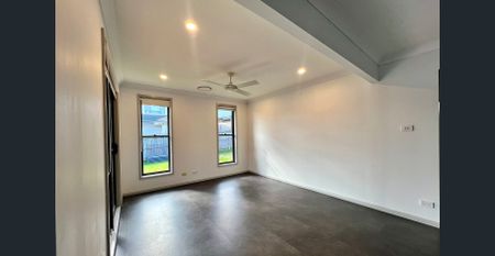 4 BEDROOM HOME IN A PRIME LOCATION - Photo 5