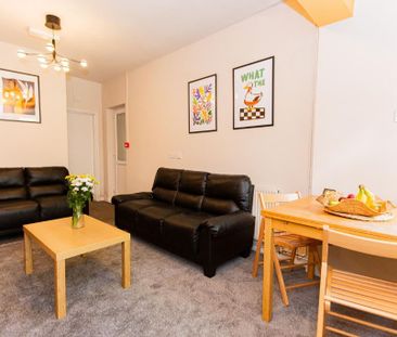 5 bedroom detached house to rent - Photo 2