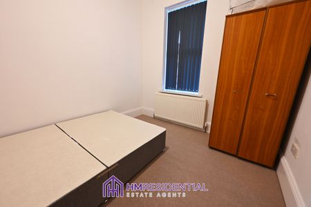 Spacious 3-Bedroom Flat to Rent – Wingrove Gardens, Fenham – £1000 PCM Available Now - Photo 4