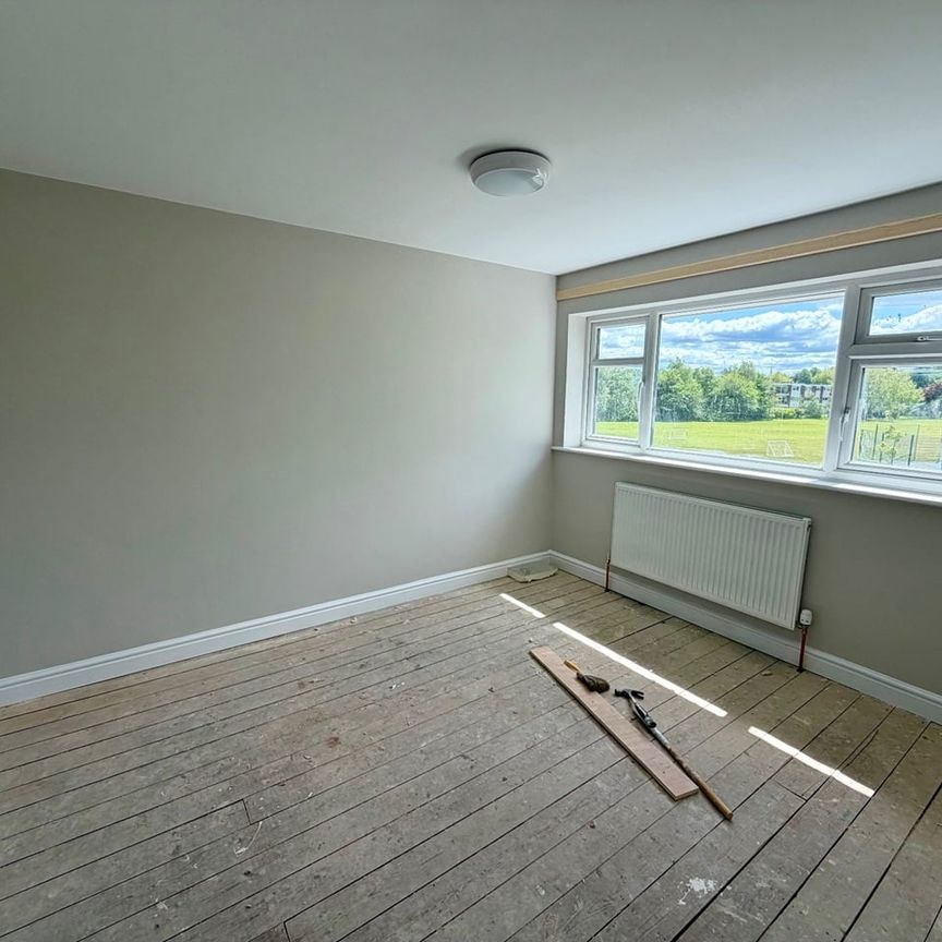 3 Bed Terraced House, Dawlish Close, SK7 - Photo 1
